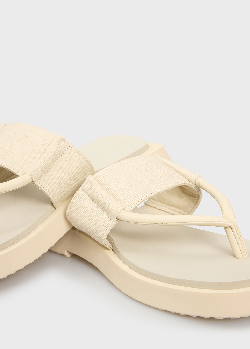 Бежевые шлепанцы Calvin Klein Jeans с тиснением, с логотипом