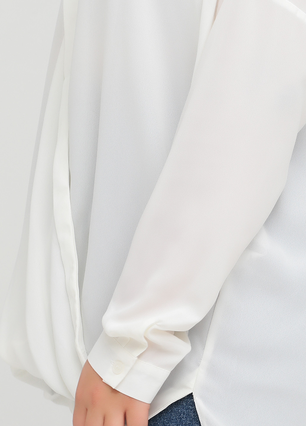 Біла демісезонна блуза на запах Asos