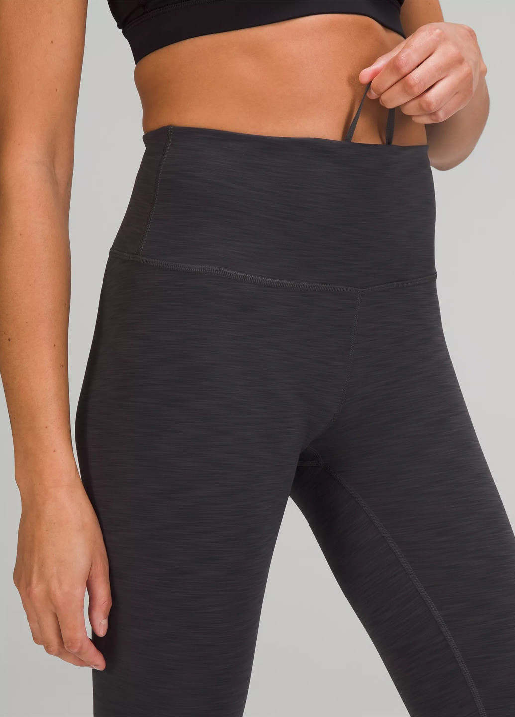 Черные демисезонные легинсы Lululemon Athletica