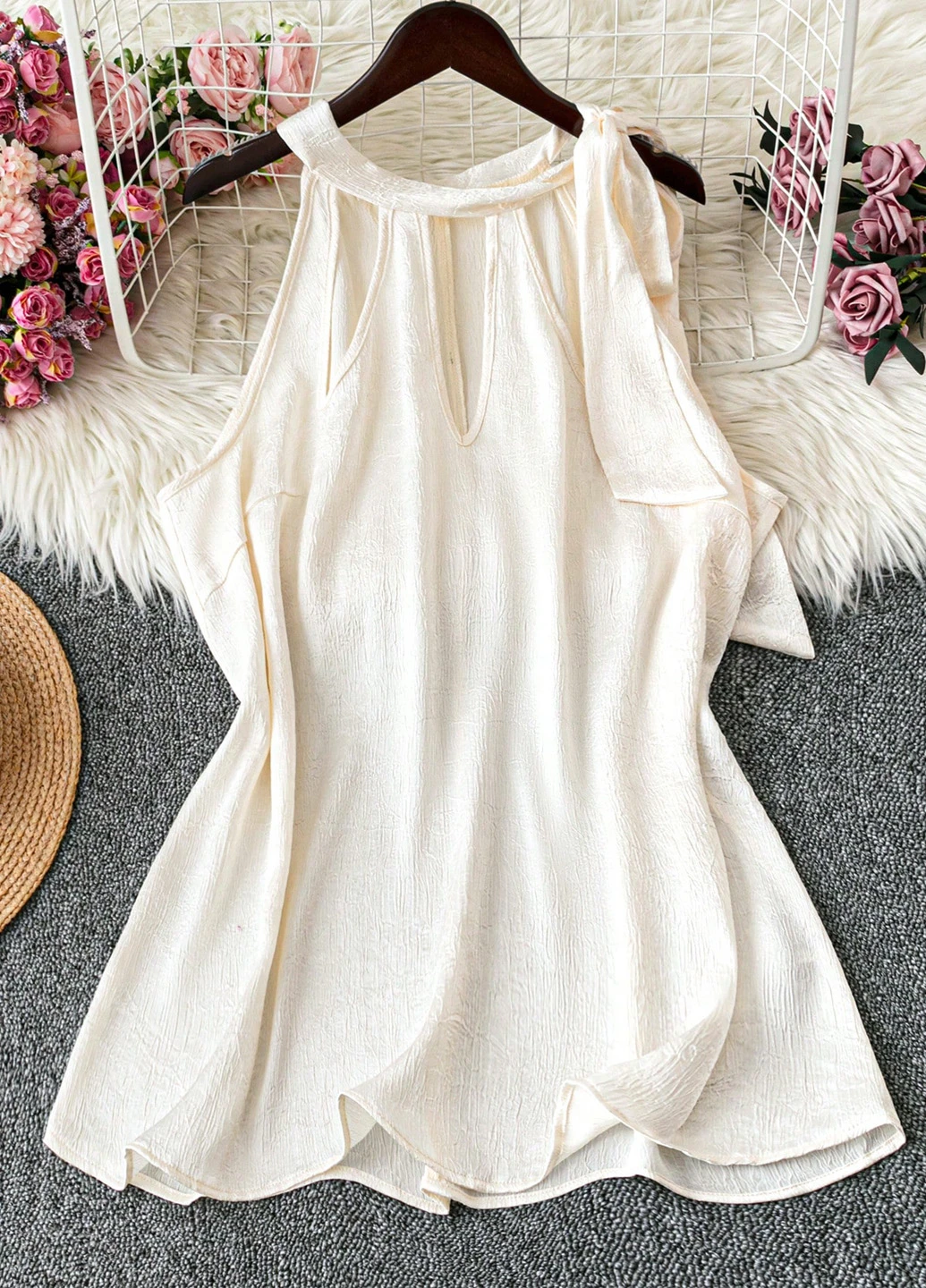 Молочна блуза SHEIN
