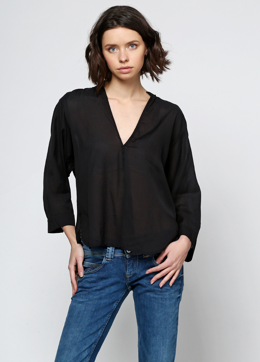 Черная демисезонная блуза And Less