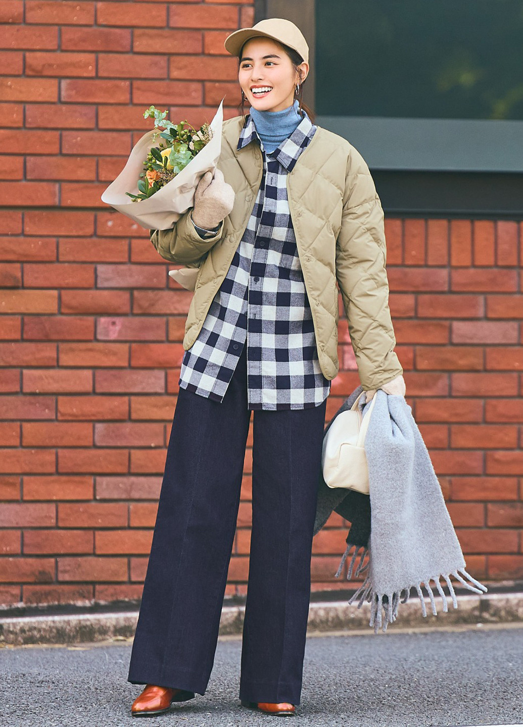 Бежева демісезонна куртка Uniqlo