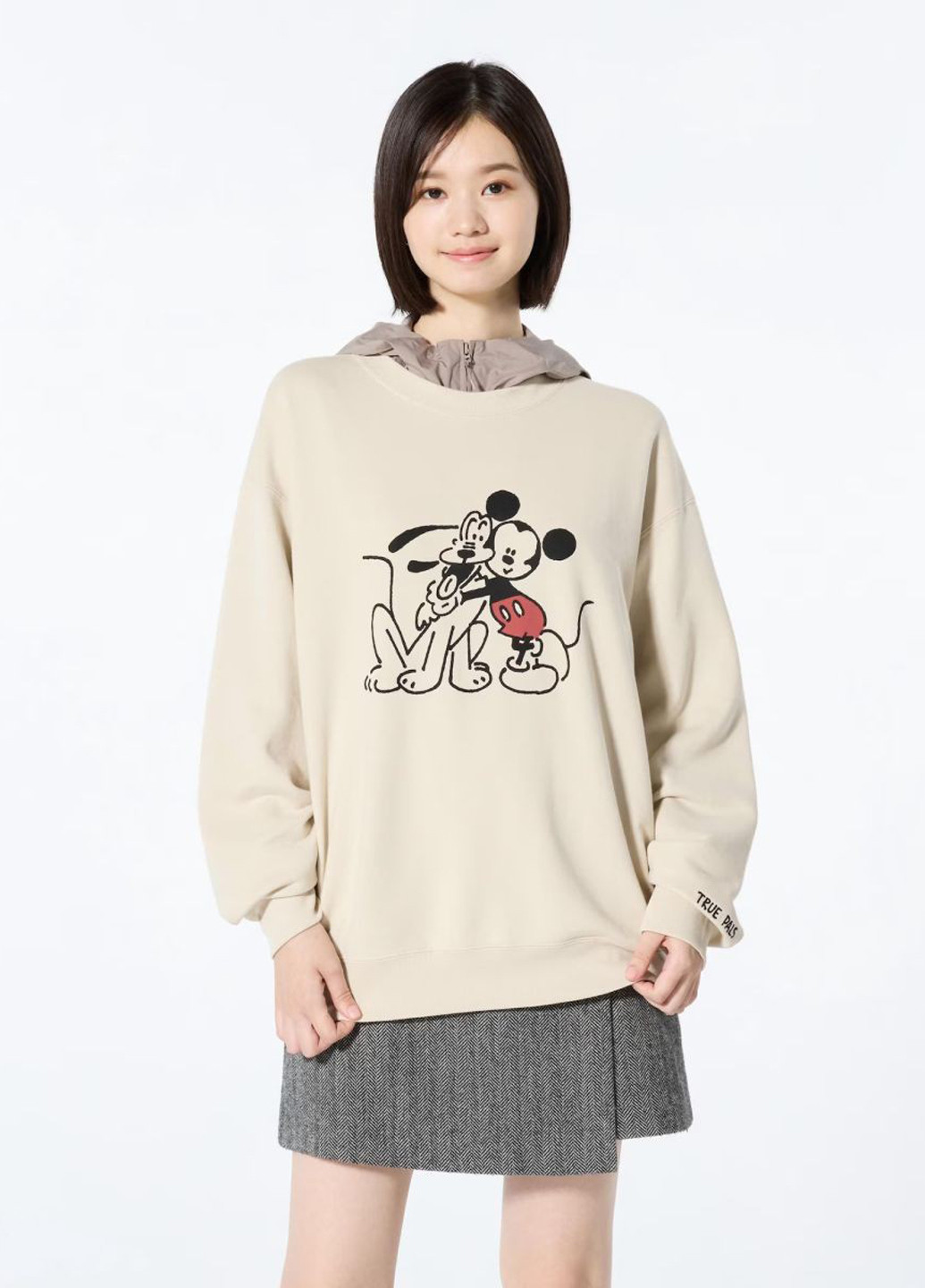 Бежевый свитшот Uniqlo персонажи без декора (322455757)