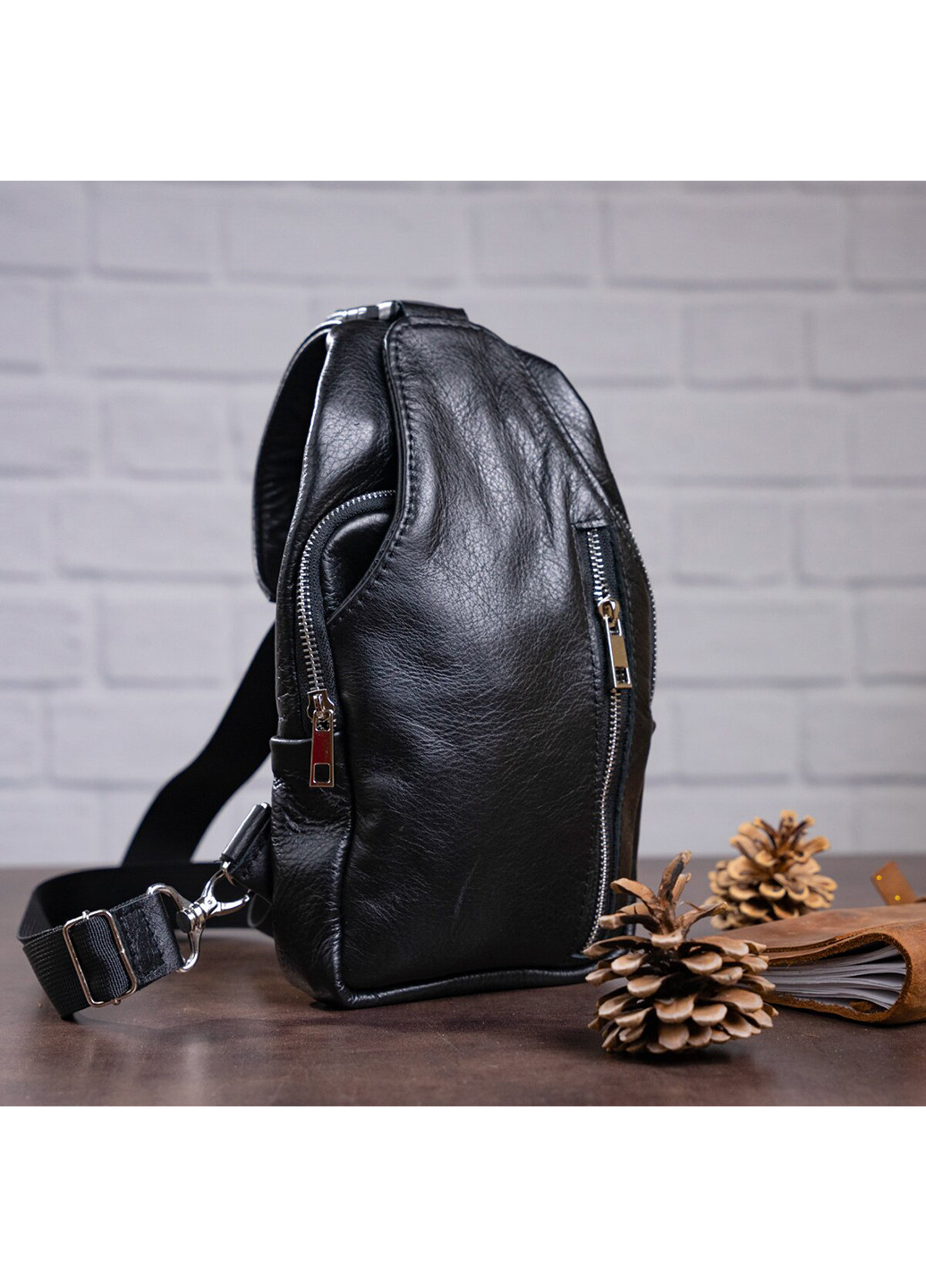 Чоловіча шкіряна сумка 17,5х30х6 см Shvigel (252132610)