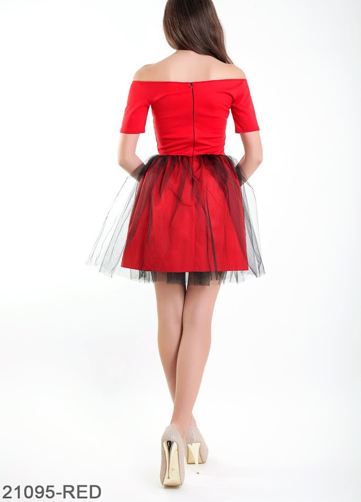 Красное кэжуал очаровательное платье со спущенными плечами и фатиновой юбкой felisia красный Podium однотонное