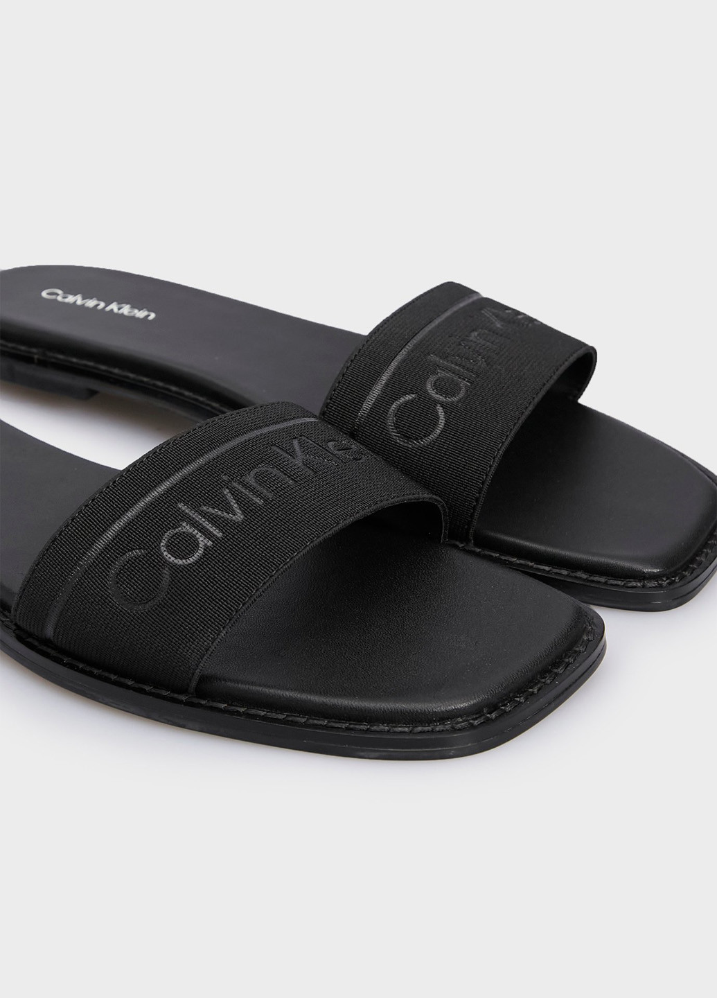 Черные шлепанцы Calvin Klein с логотипом