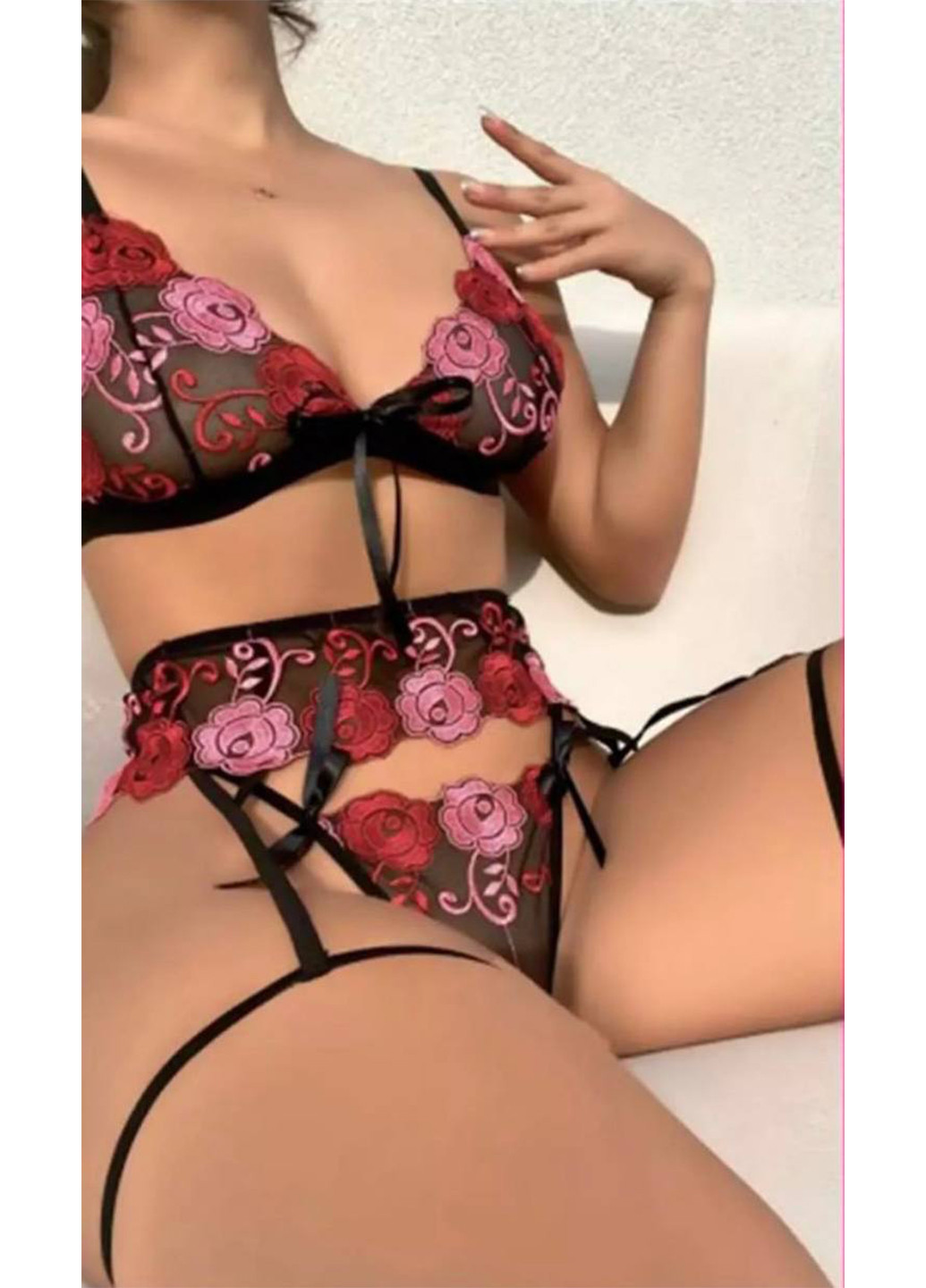 Чорний демісезонний комплект (бюстгальтер, трусики, пояс) NIGHTLIGHT