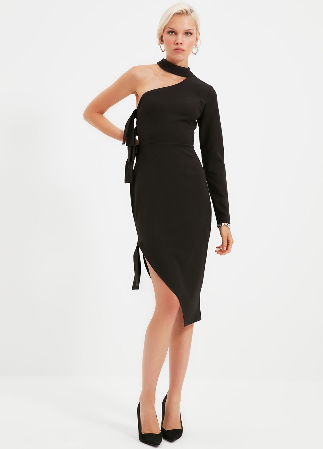 Черное кэжуал платье футляр, с открытой спиной Trendyol