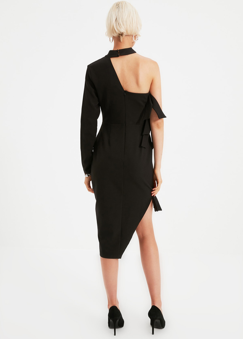 Черное кэжуал платье футляр, с открытой спиной Trendyol