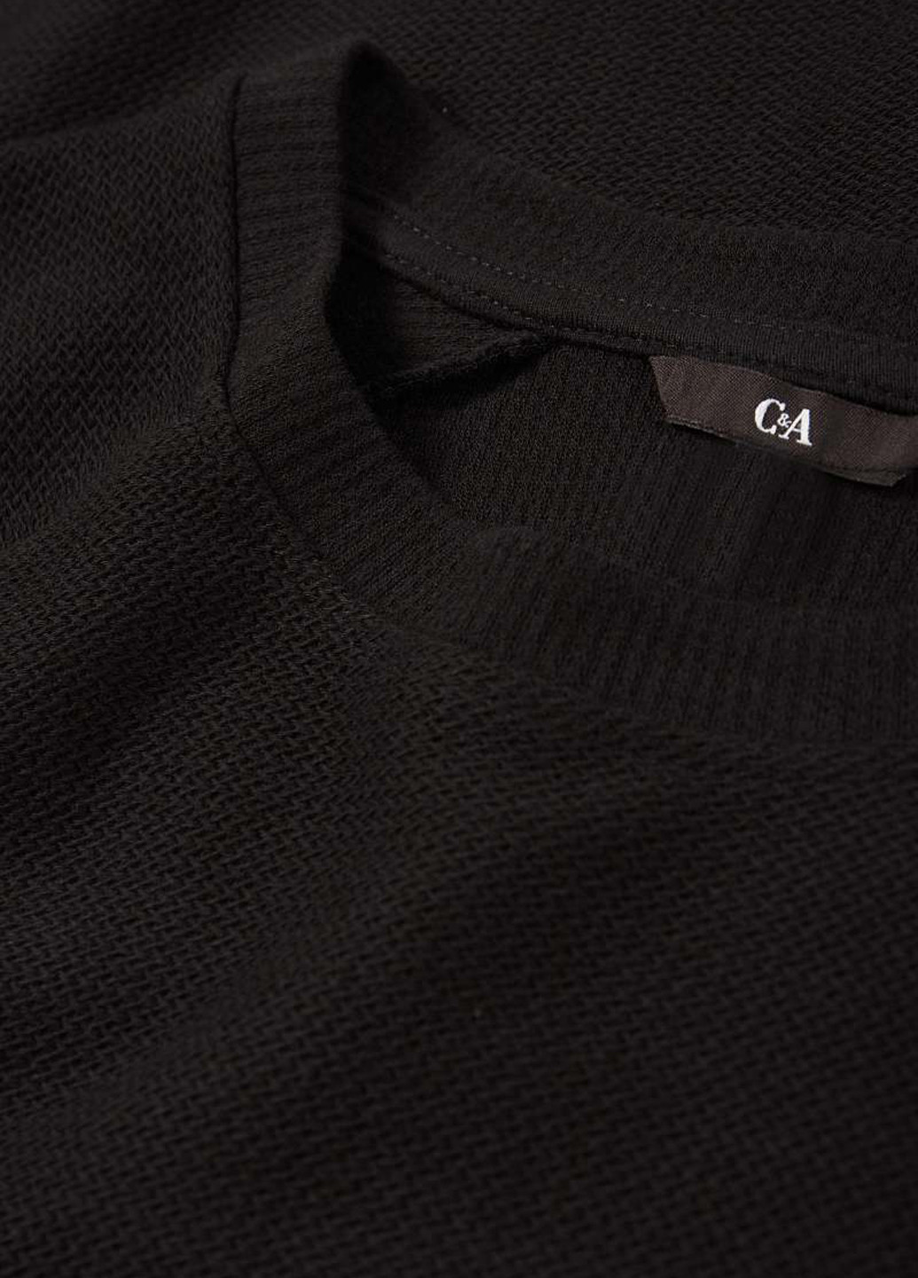 Чорна футболка C&A