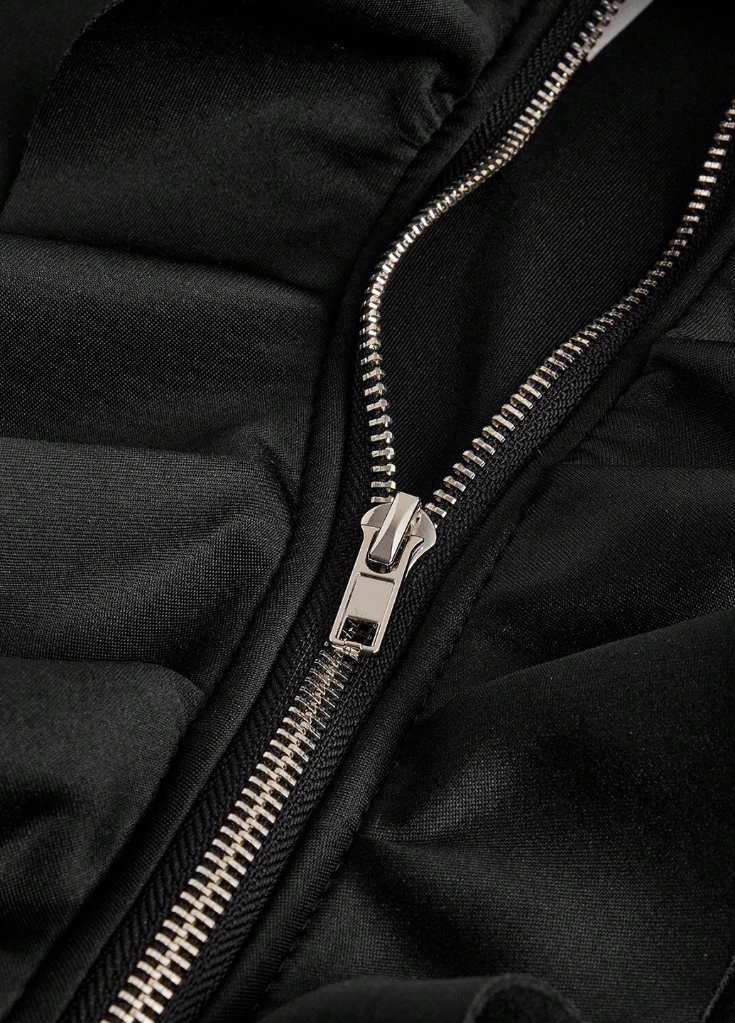 Черная демисезонная куртка SHEIN