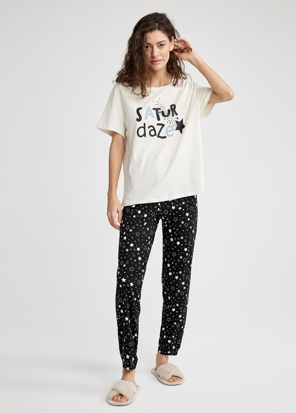 Комбинированная всесезон пижама (футболка, брюки) футболка + брюки DeFacto