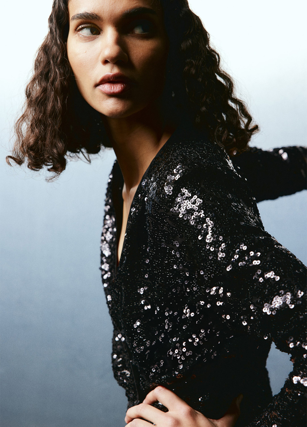 Чорна вечірня сукня на запах H&M однотонна