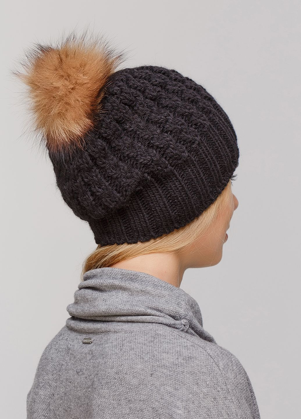 Зимняя теплая женская шапка на флисовой подкладке 550621 Merlini (249643151)