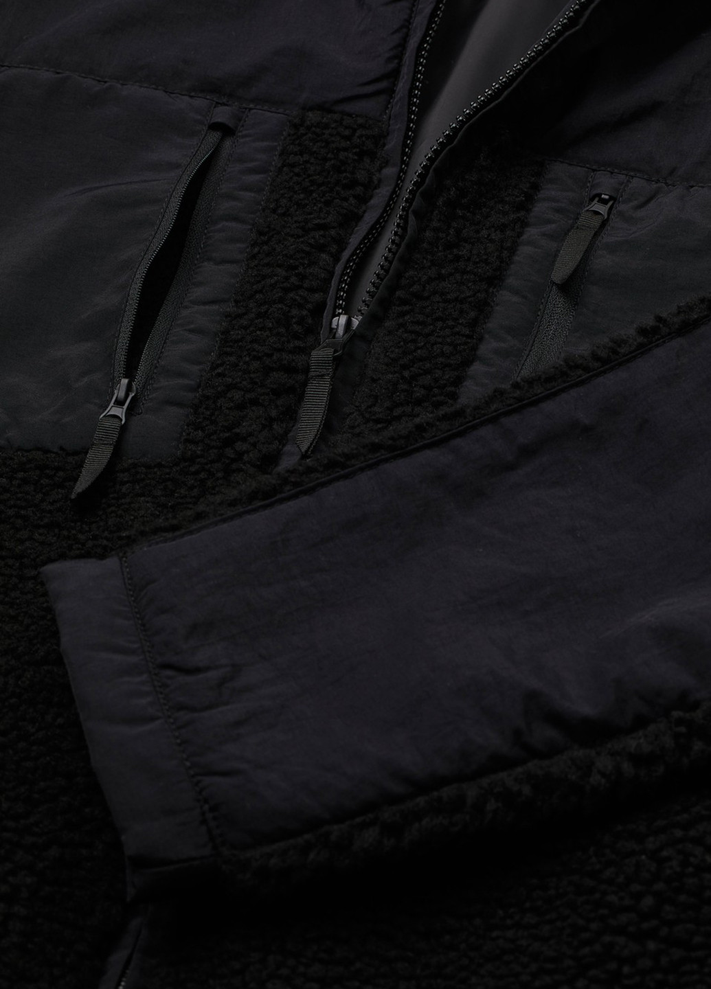 Черная демисезонная куртка H&M