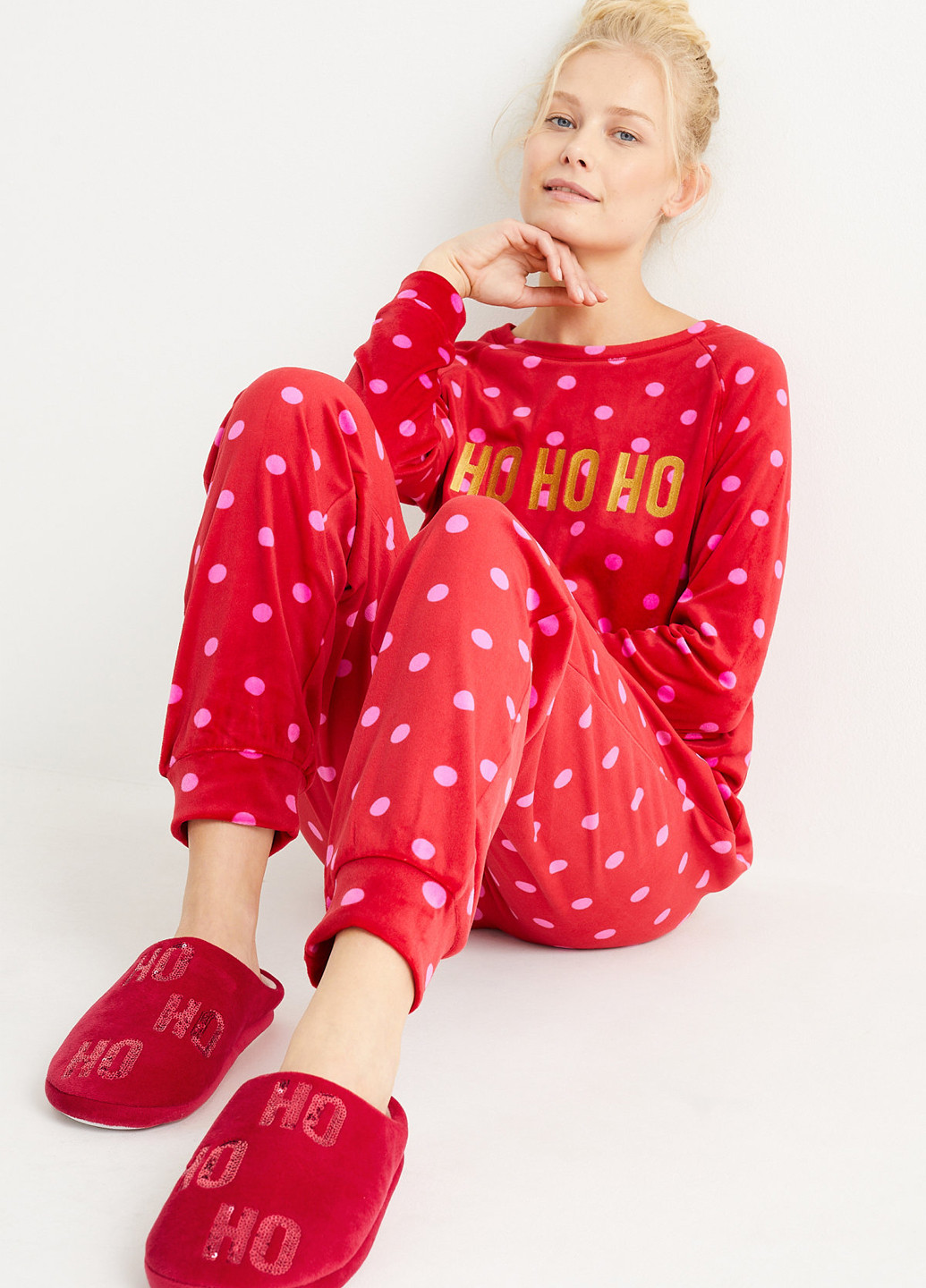 Красные тапочки C&A с пайетками