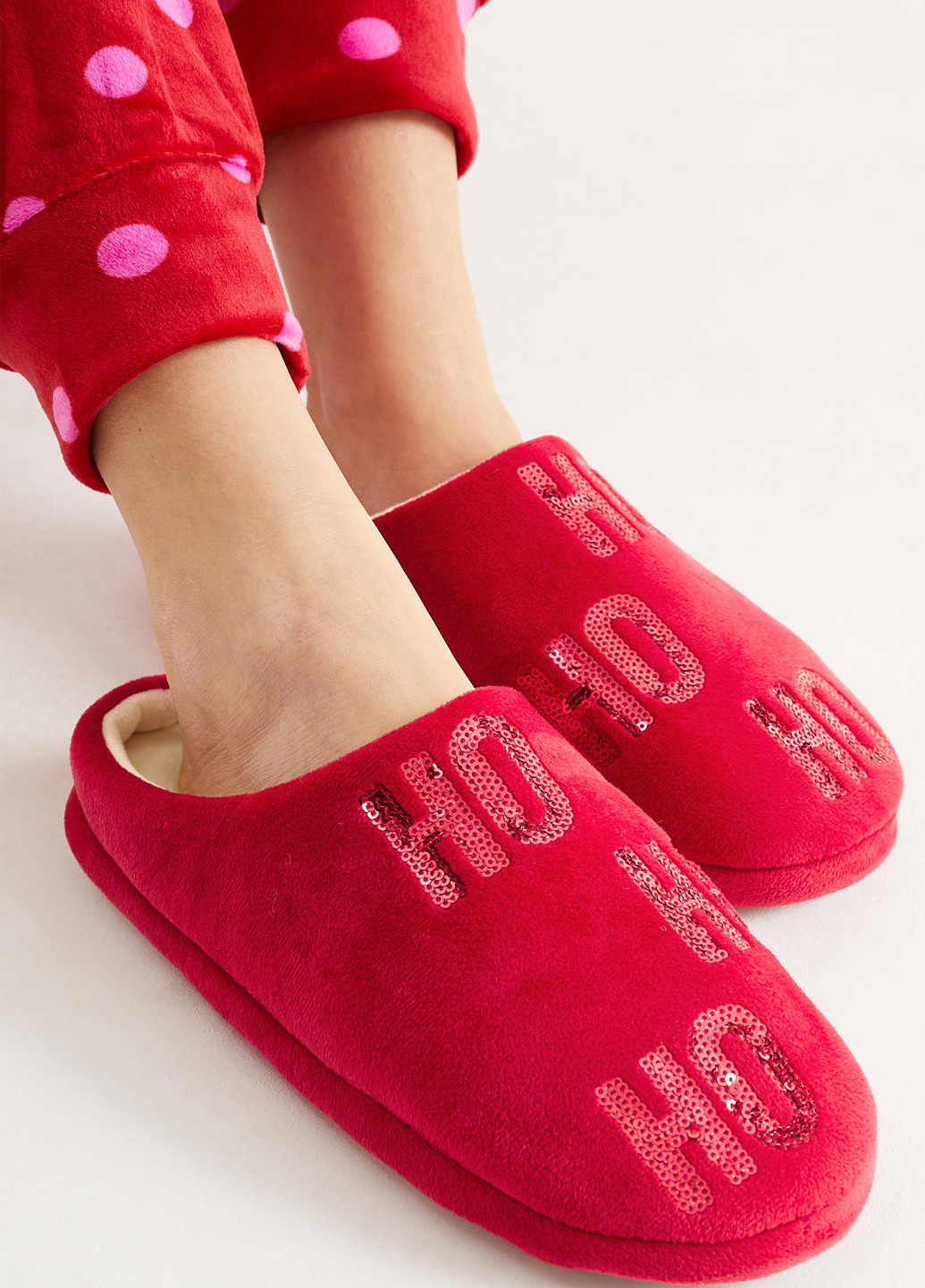 Красные тапочки C&A с пайетками