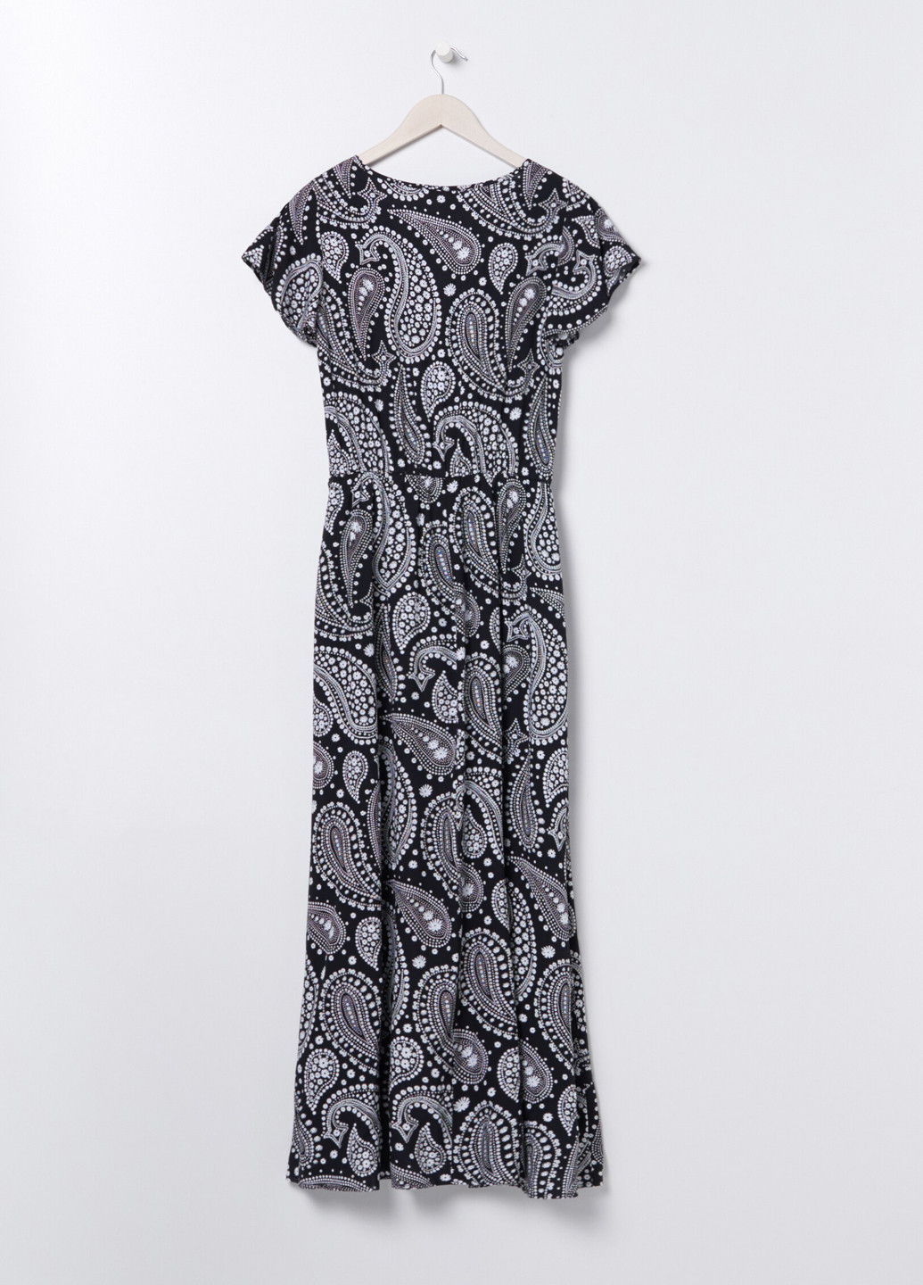 Черно-белое кэжуал платье на запах Sinsay турецкие огурцы