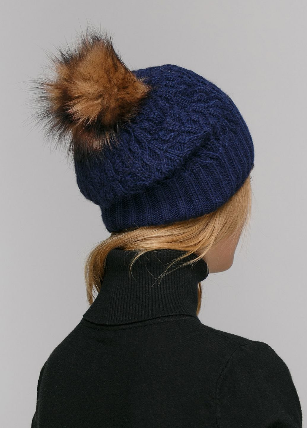 Зимняя теплая женская шапка на флисовой подкладке 550692 Merlini (249643271)