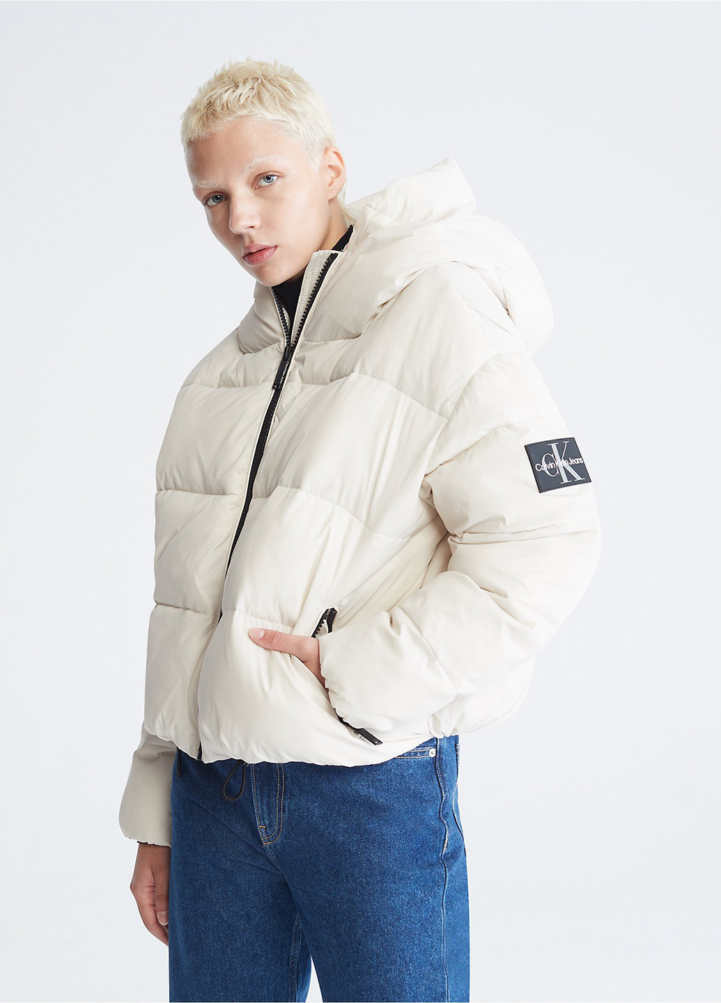 Белая демисезонная куртка Calvin Klein