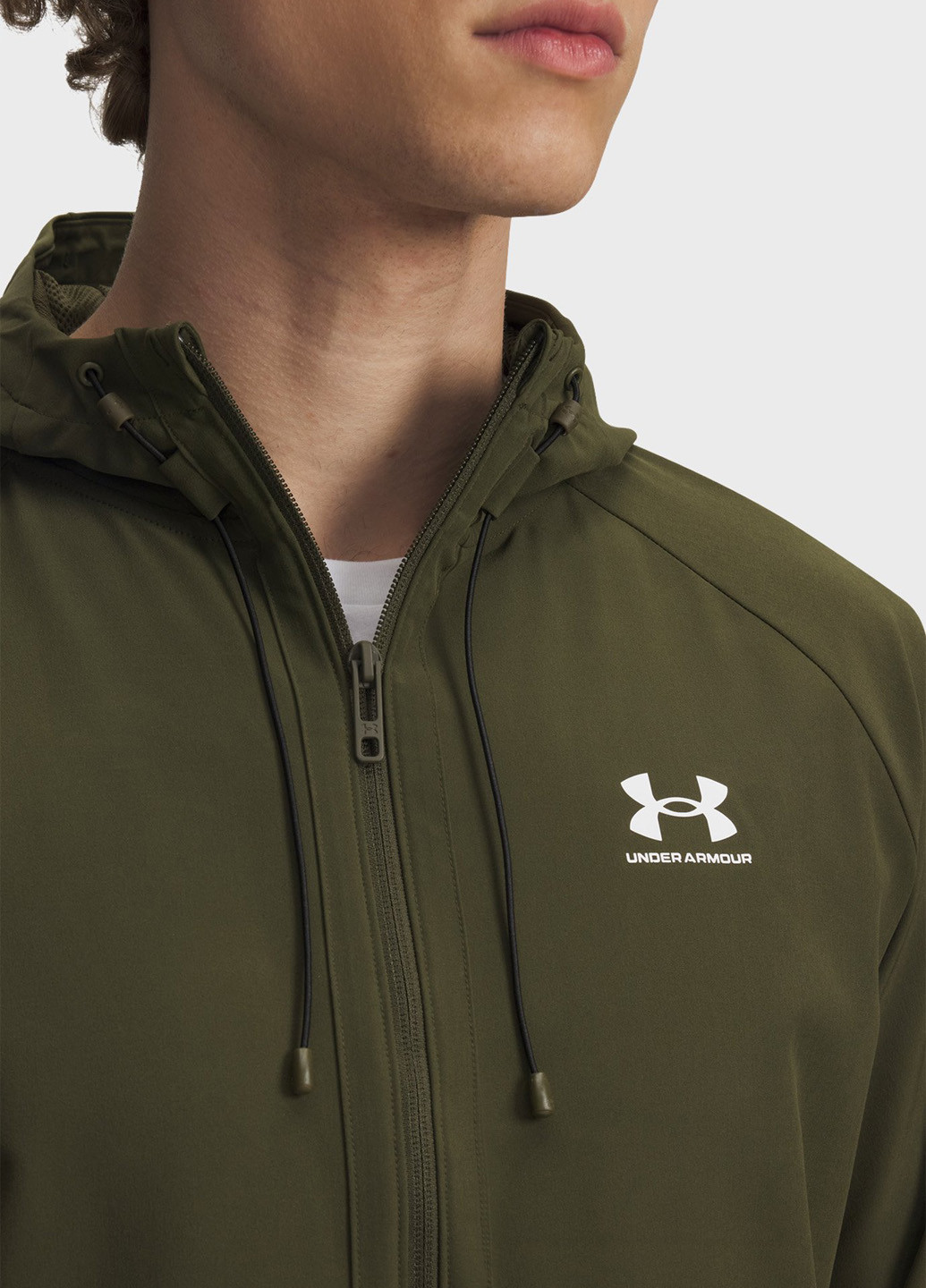Оливкова демісезонна вітровка Under Armour
