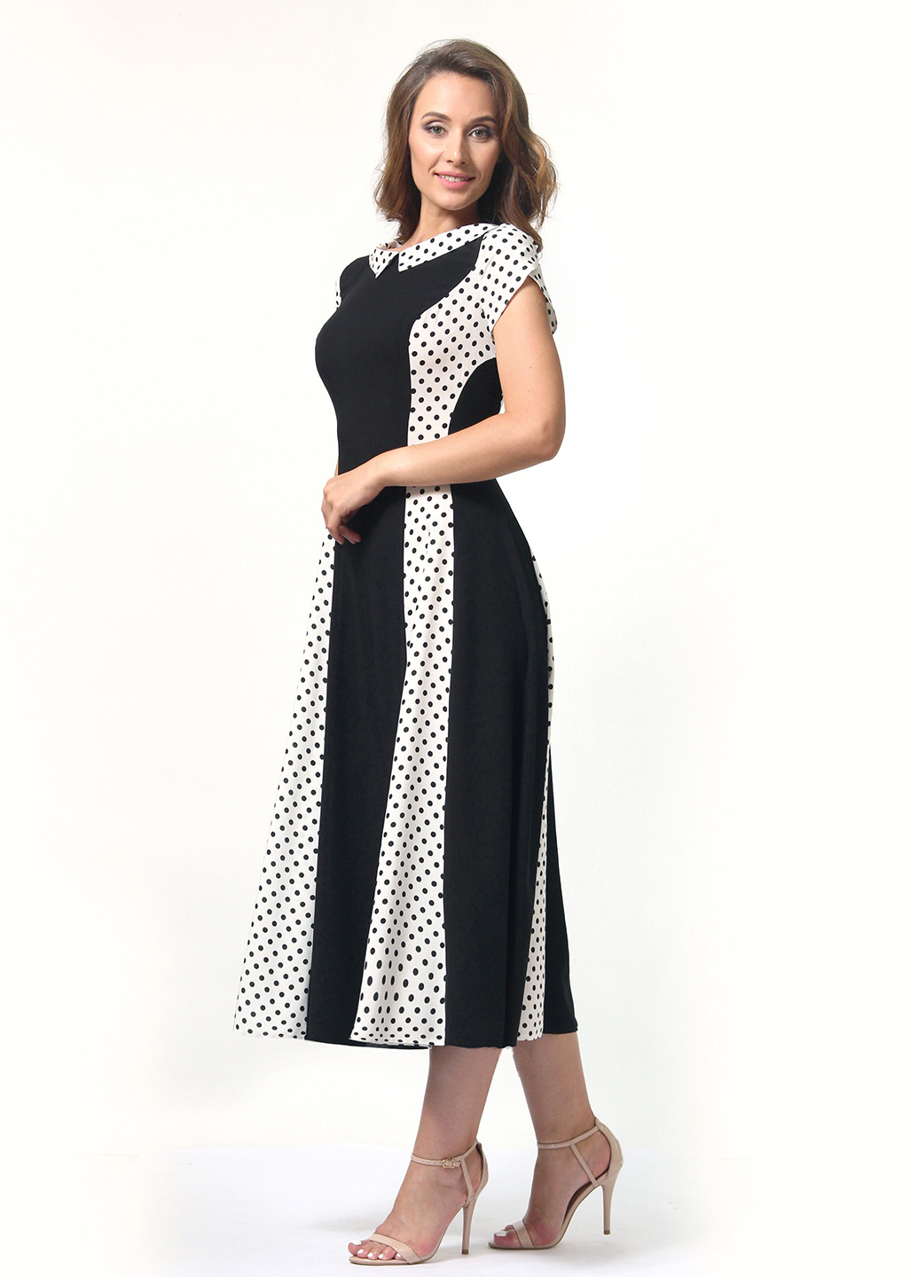 Черно-белое деловое платье клеш Alika Kruss в горошек