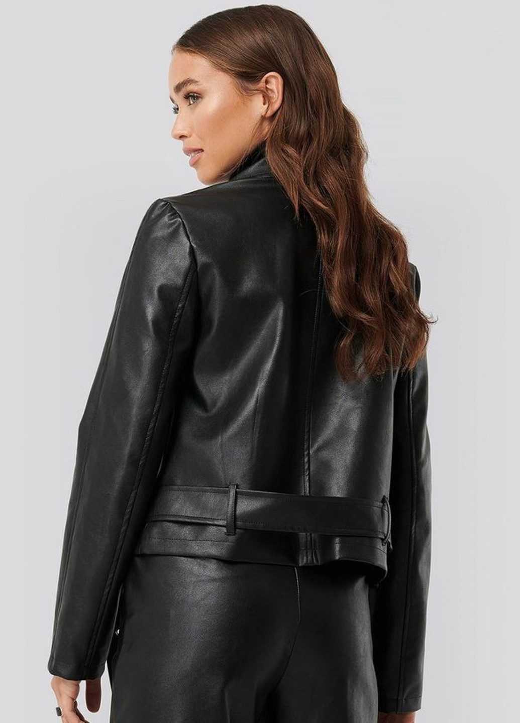 Черная куртка NA-KD