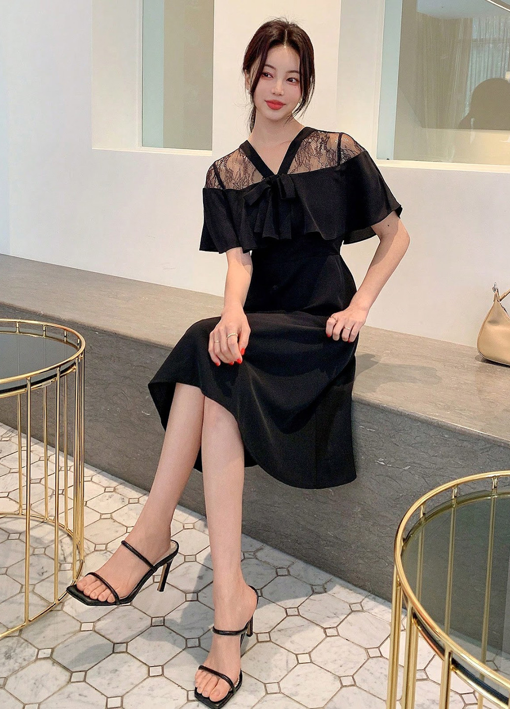 Чорна кежуал сукня з баскою SHEIN однотонна