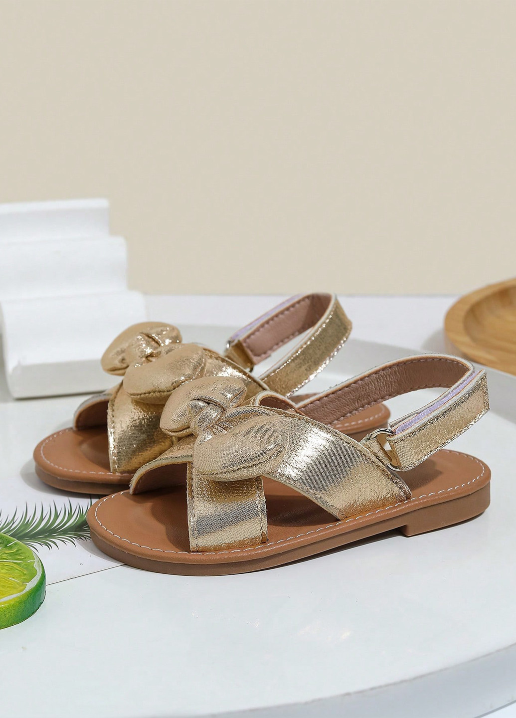 Золотые кэжуал, праздничные сандалии SHEIN на липучке