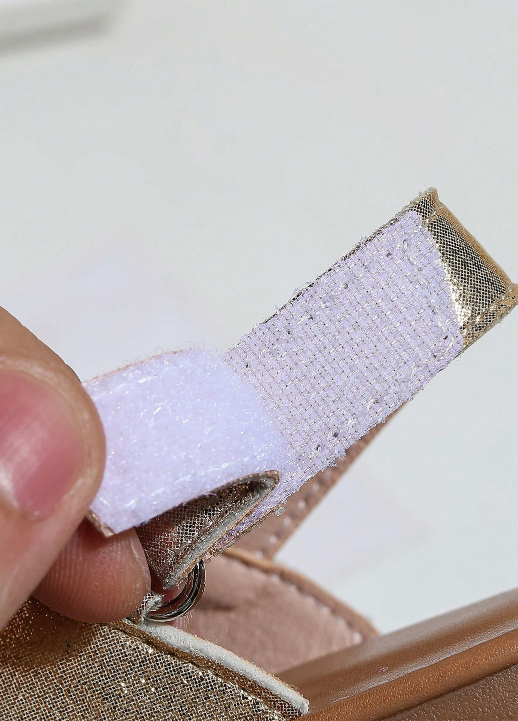 Золотые кэжуал, праздничные сандалии SHEIN на липучке