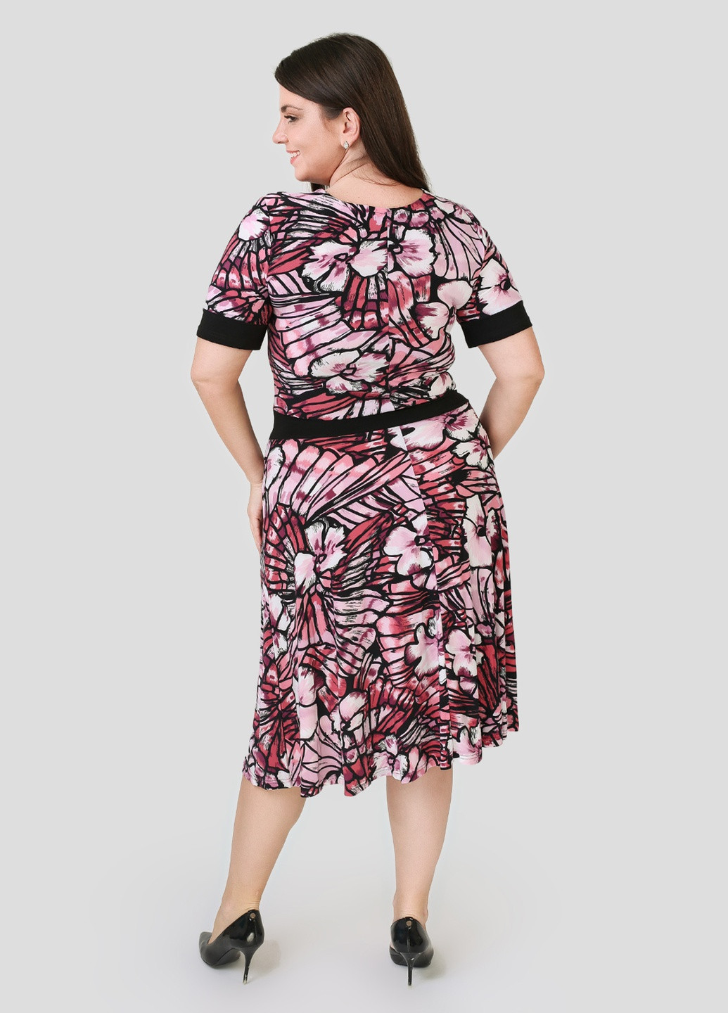Бордова кежуал трикотажне плаття бордового кольору з абстрактним принтом art 00060а кльош BABOCHKA XL Collection з абстрактним візерунком