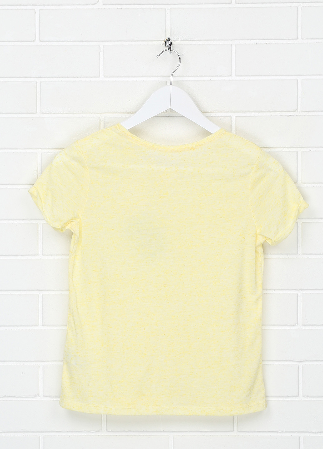 Светло-желтая летняя футболка C&A