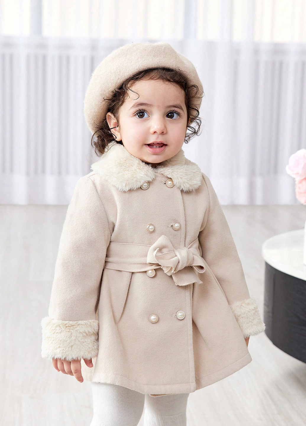 Кремове демісезонне Пальто двобортне SHEIN