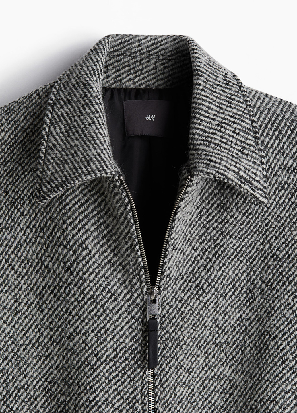 Черно-белая демисезонная куртка H&M