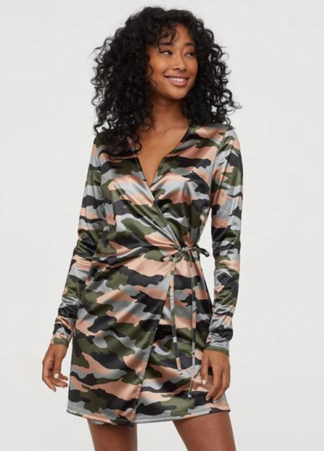 Комбинированное кэжуал платье на запах H&M с камуфляжным принтом