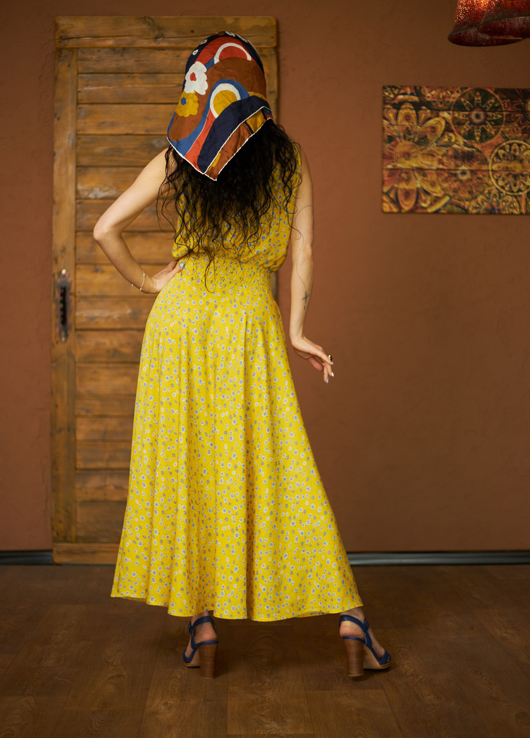 Желтое кэжуал платье клеш MiNiMax с цветочным принтом