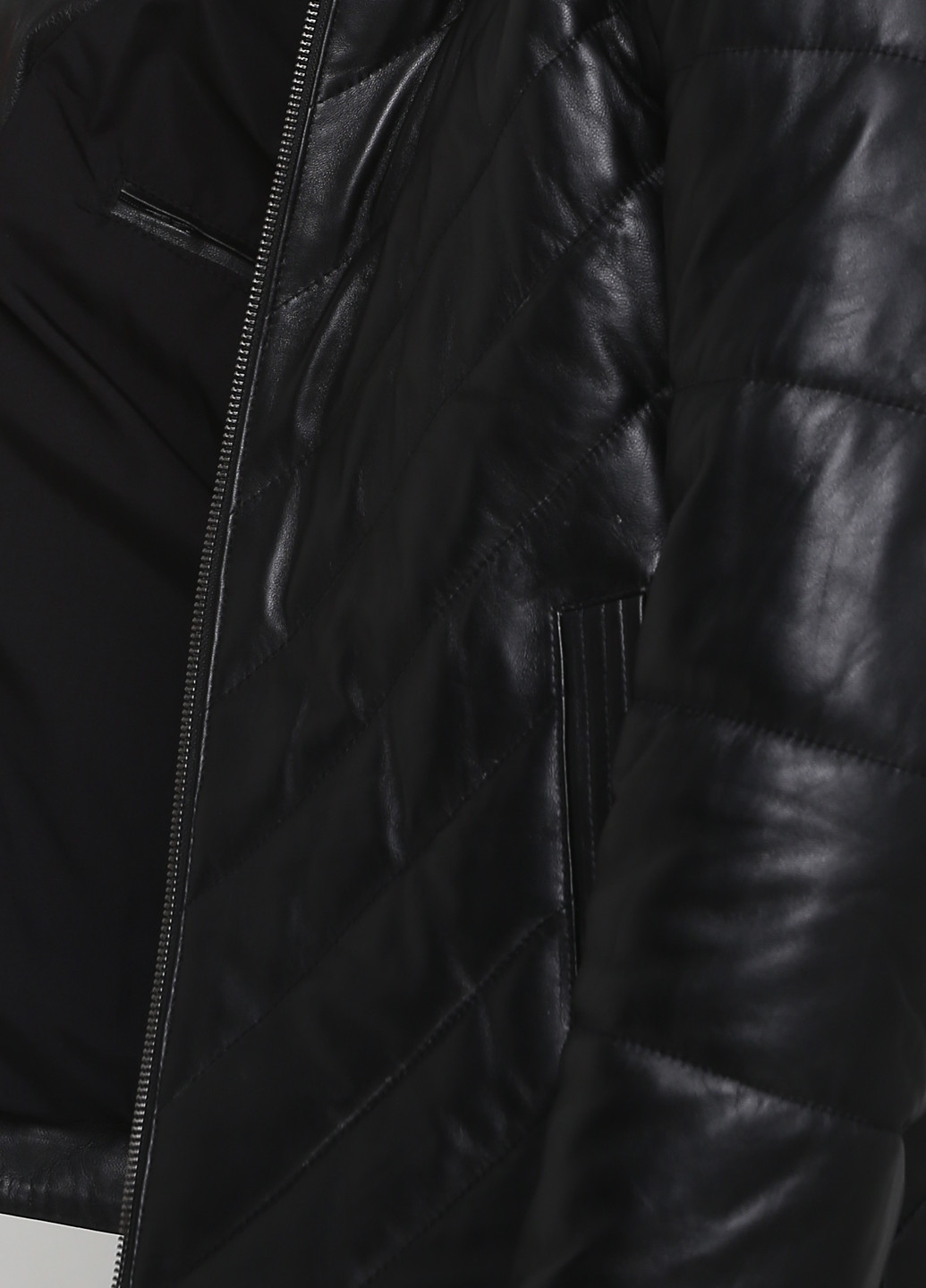 Черная демисезонная куртка кожаная Vicentini