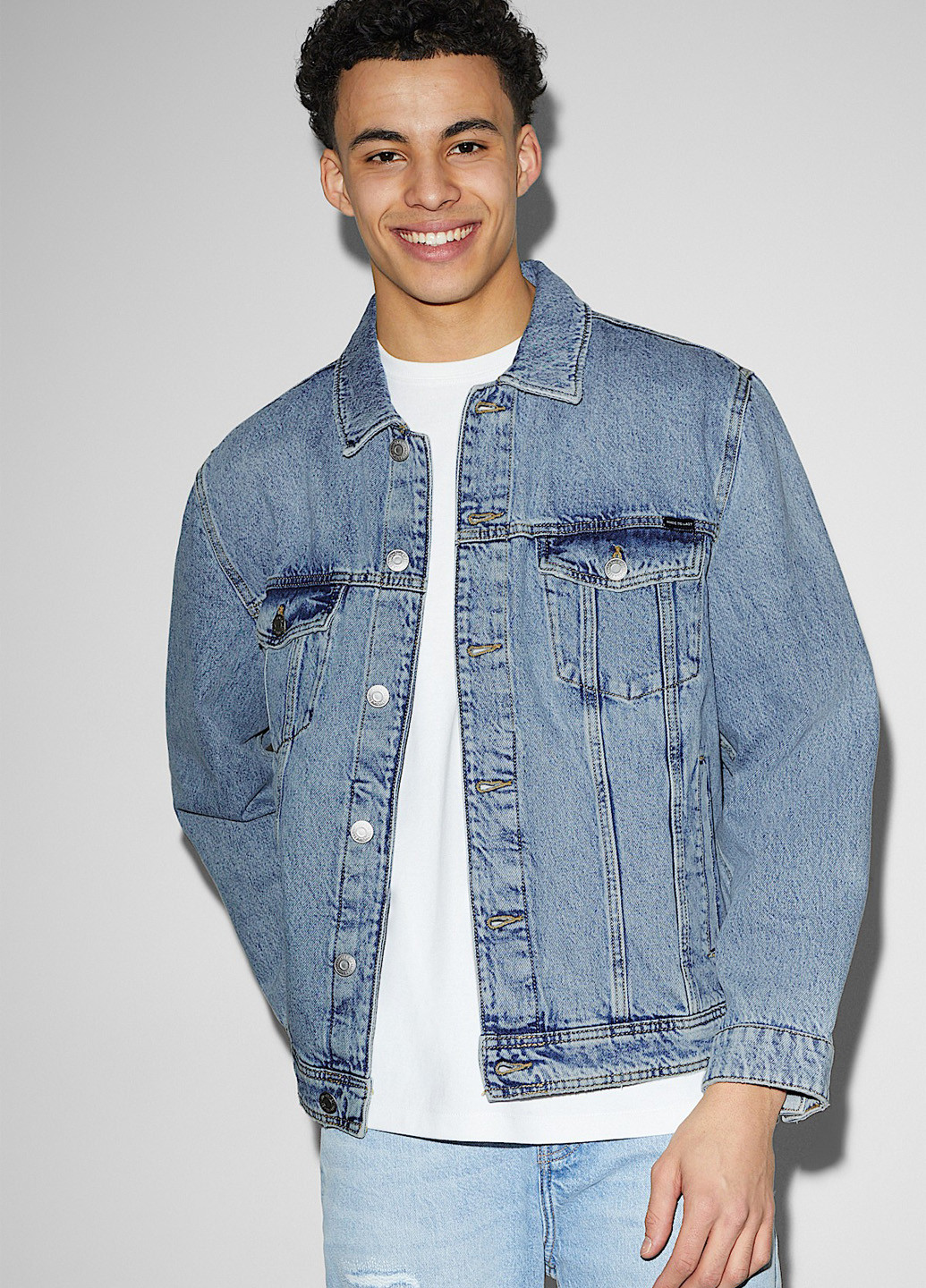 Синя демісезонна куртка C&A