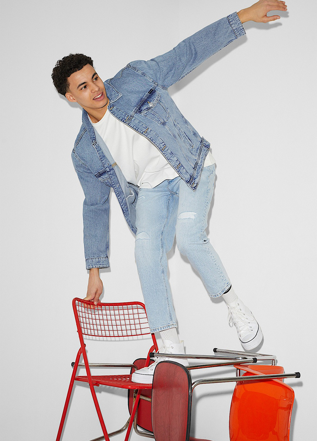 Синя демісезонна куртка C&A