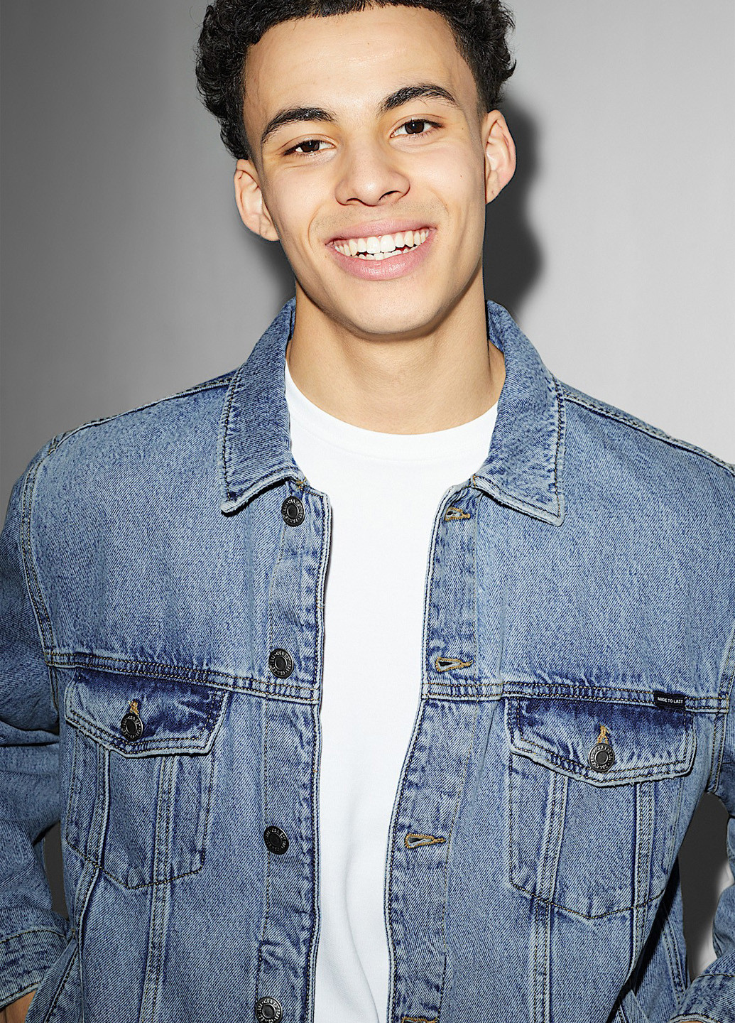 Синя демісезонна куртка C&A