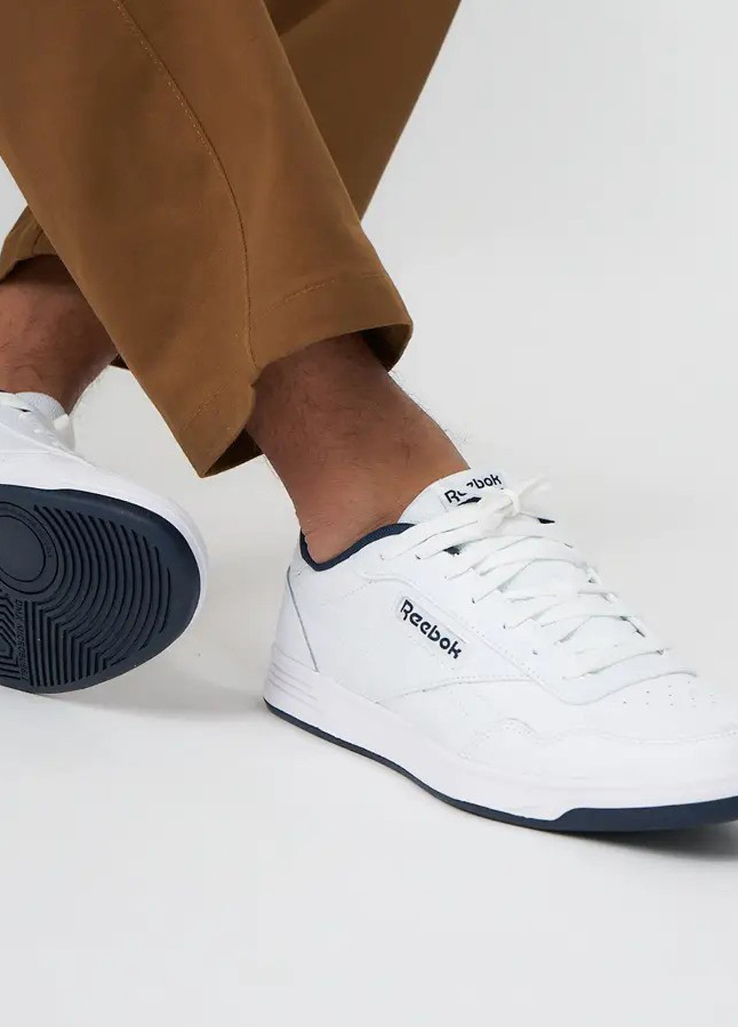 Белые демисезонные кроссовки Reebok