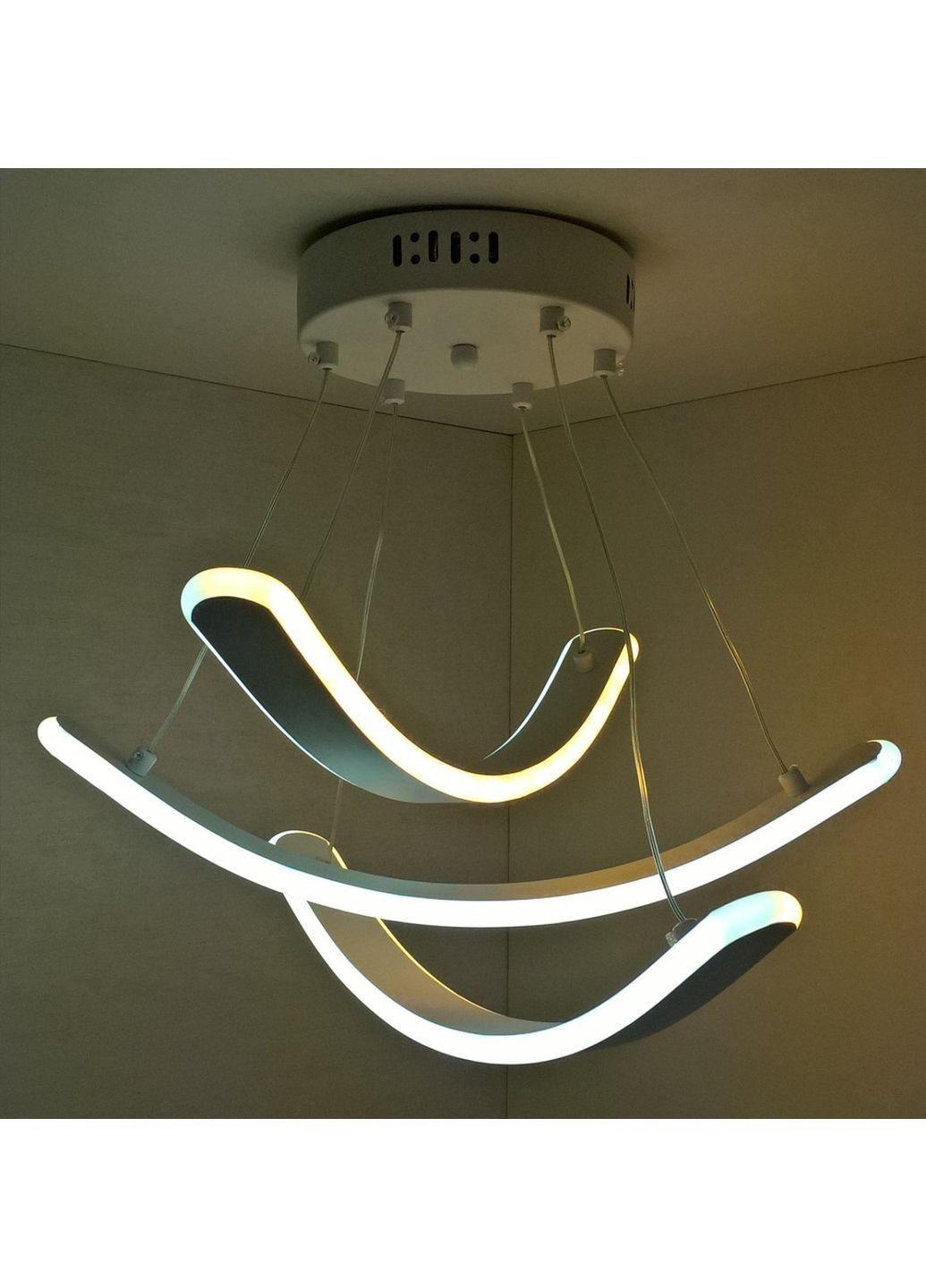 Люстра стельова LED з пультом A6223/3 Білий 25х46х46 см. Sunnysky (253628407)