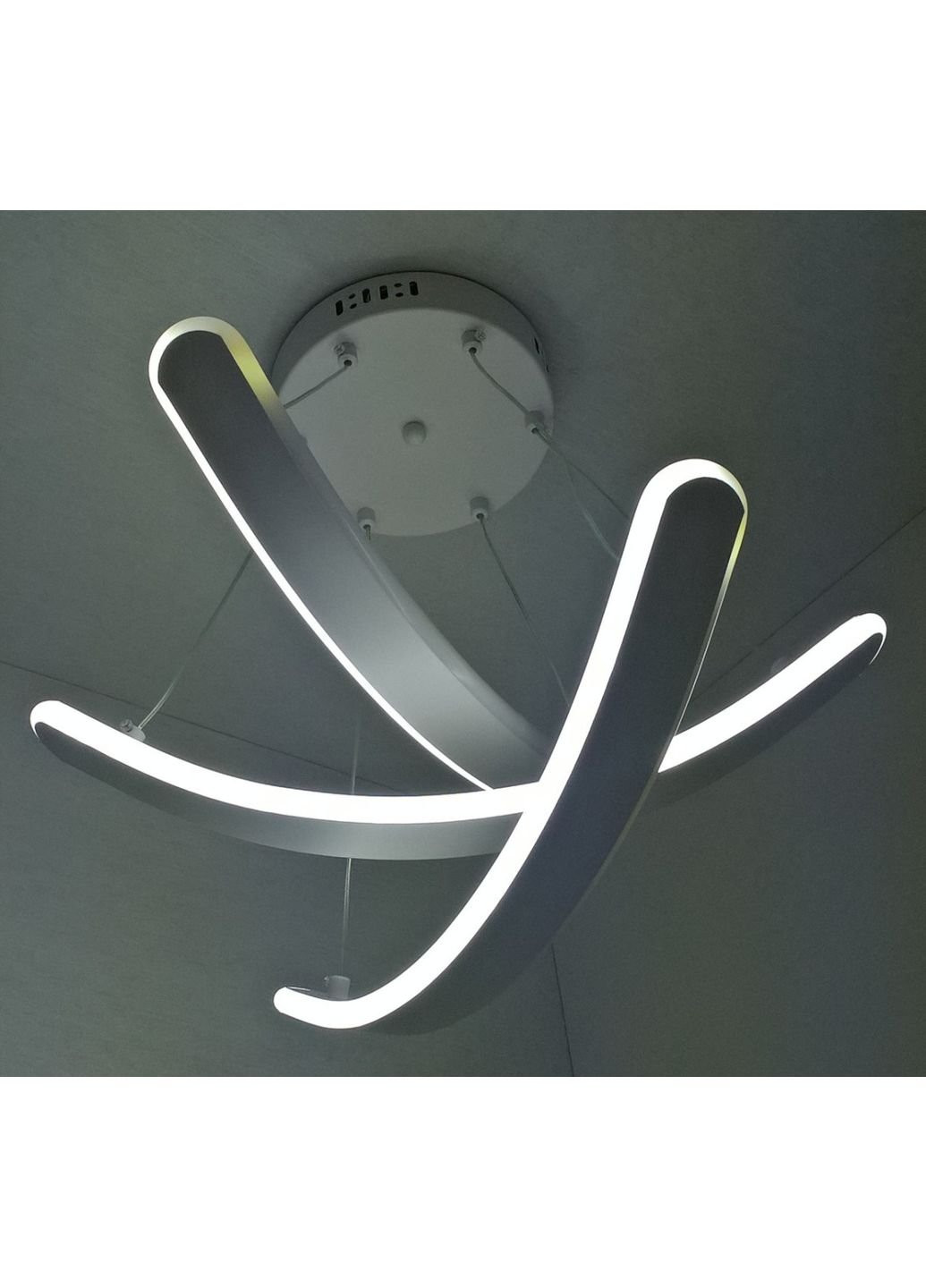 Люстра стельова LED з пультом A6223/3 Білий 25х46х46 см. Sunnysky (253628407)