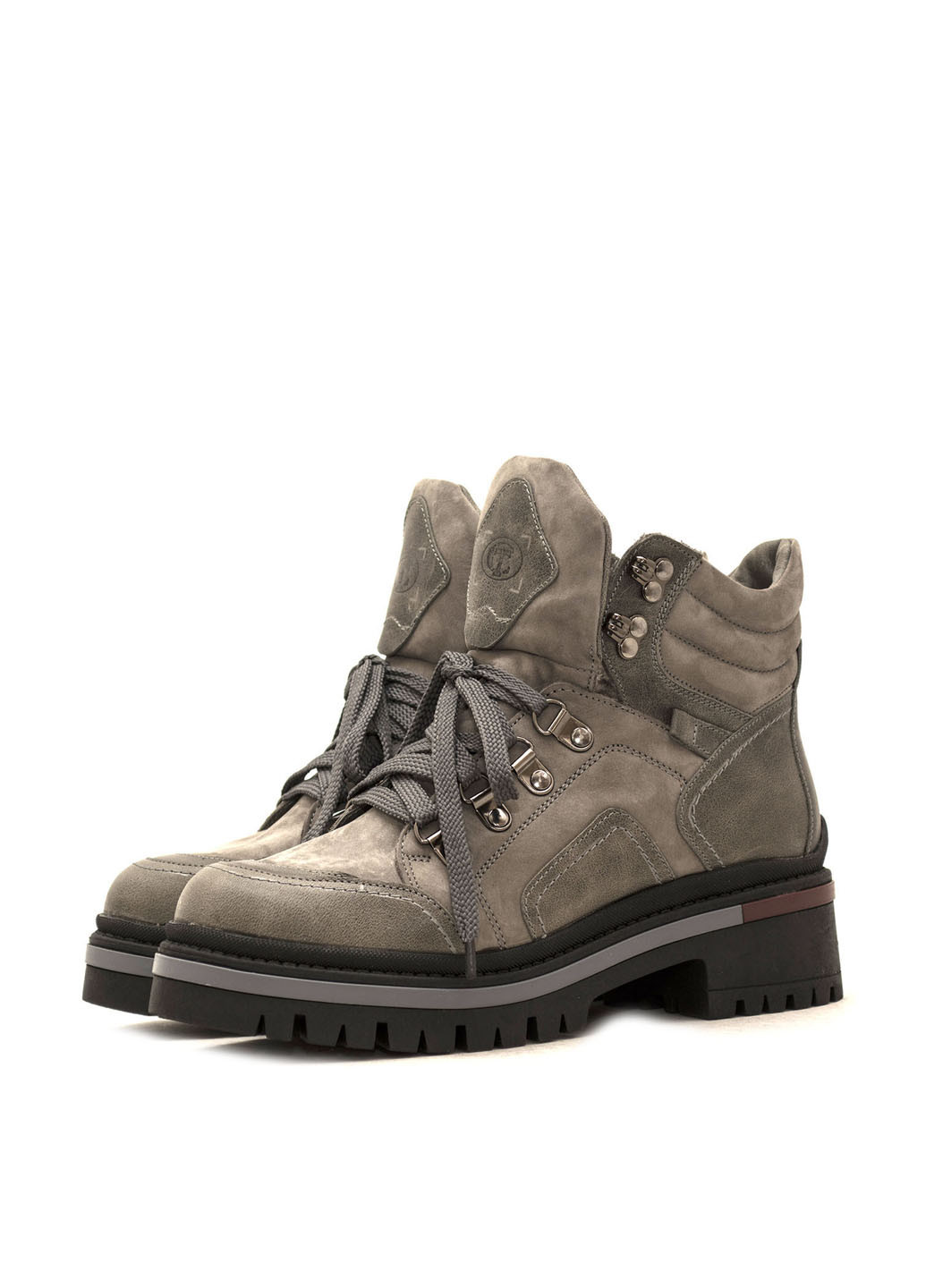 Зимние ботинки Стептер с заклепками из натурального нубука