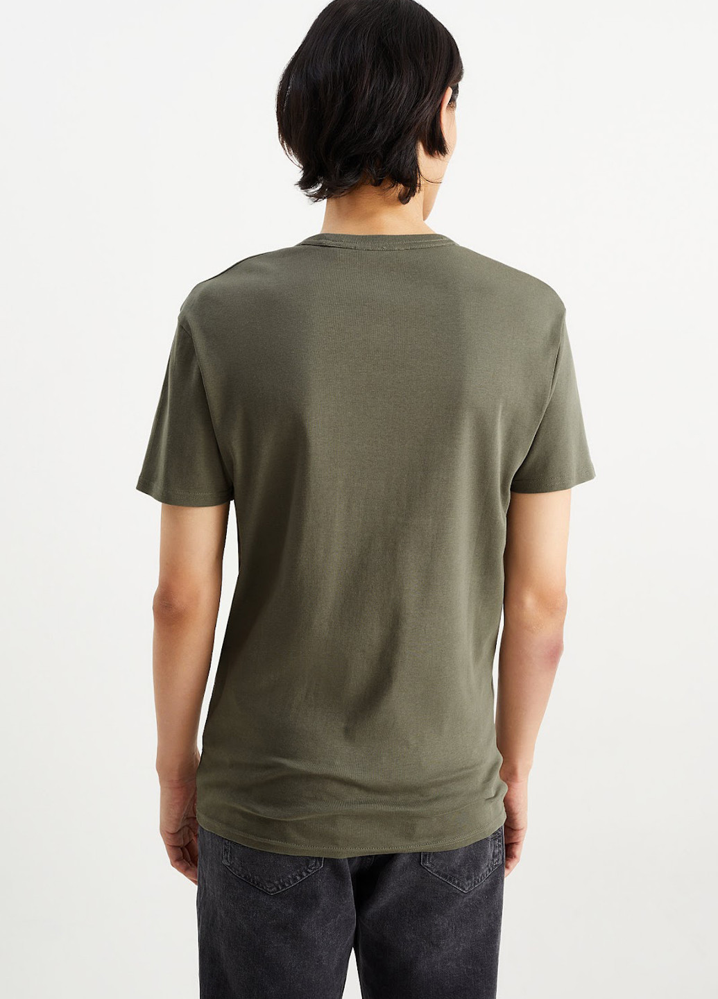 Хаки (оливковая) футболка C&A