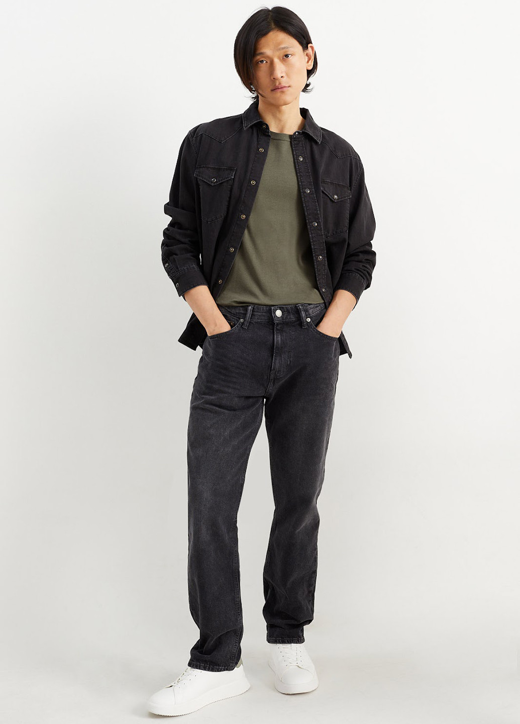 Хаки (оливковая) футболка C&A