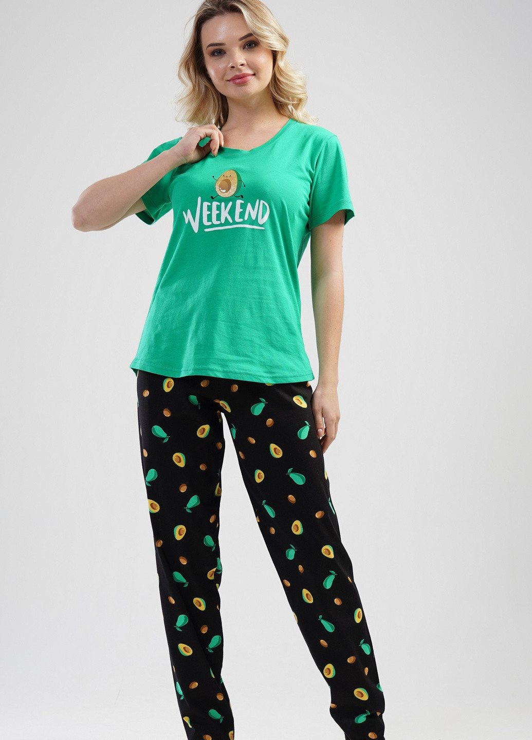 Зеленая всесезон комплект (футболка, штаны) футболка + брюки Vienetta