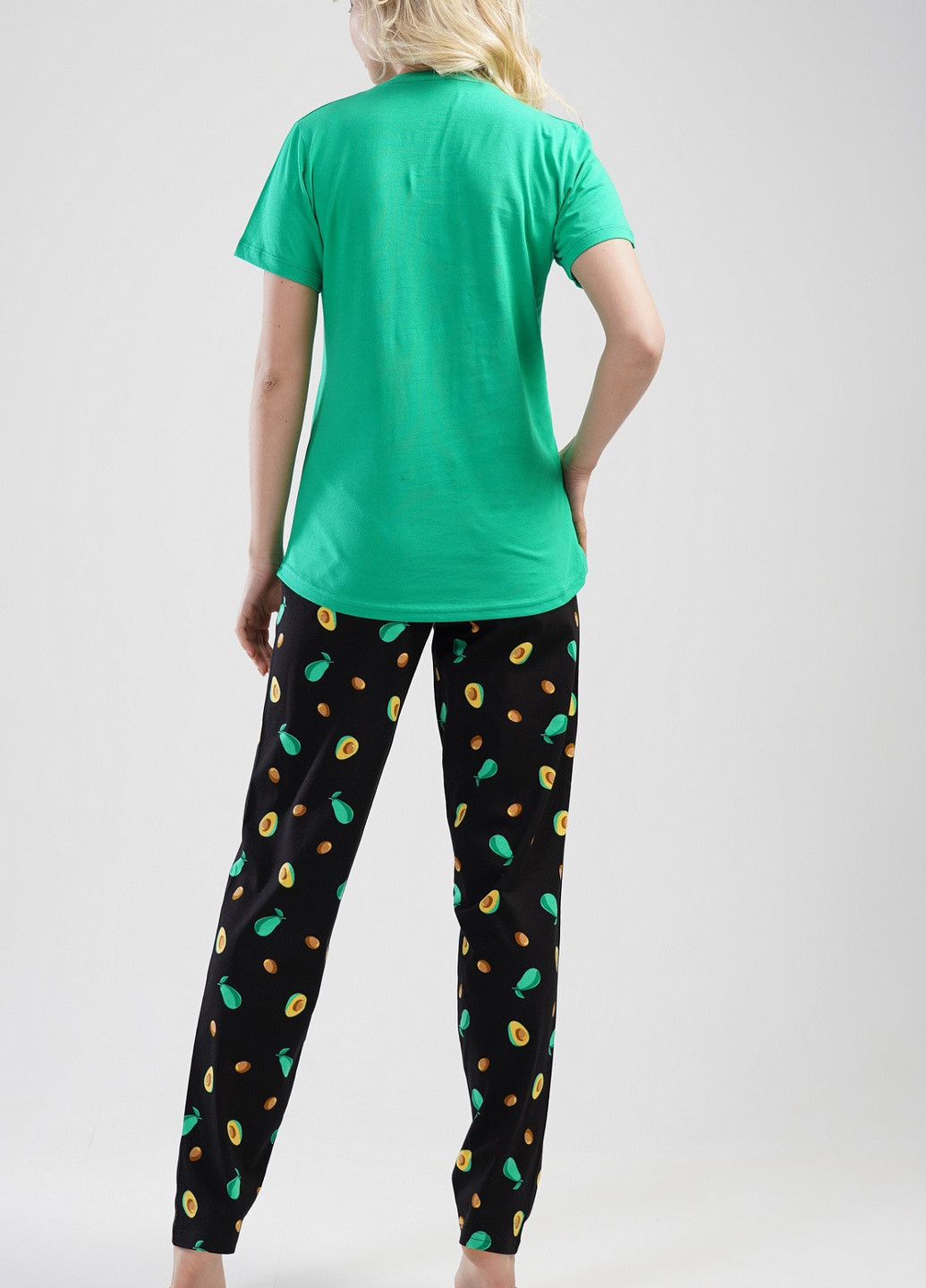 Зеленая всесезон комплект (футболка, штаны) футболка + брюки Vienetta