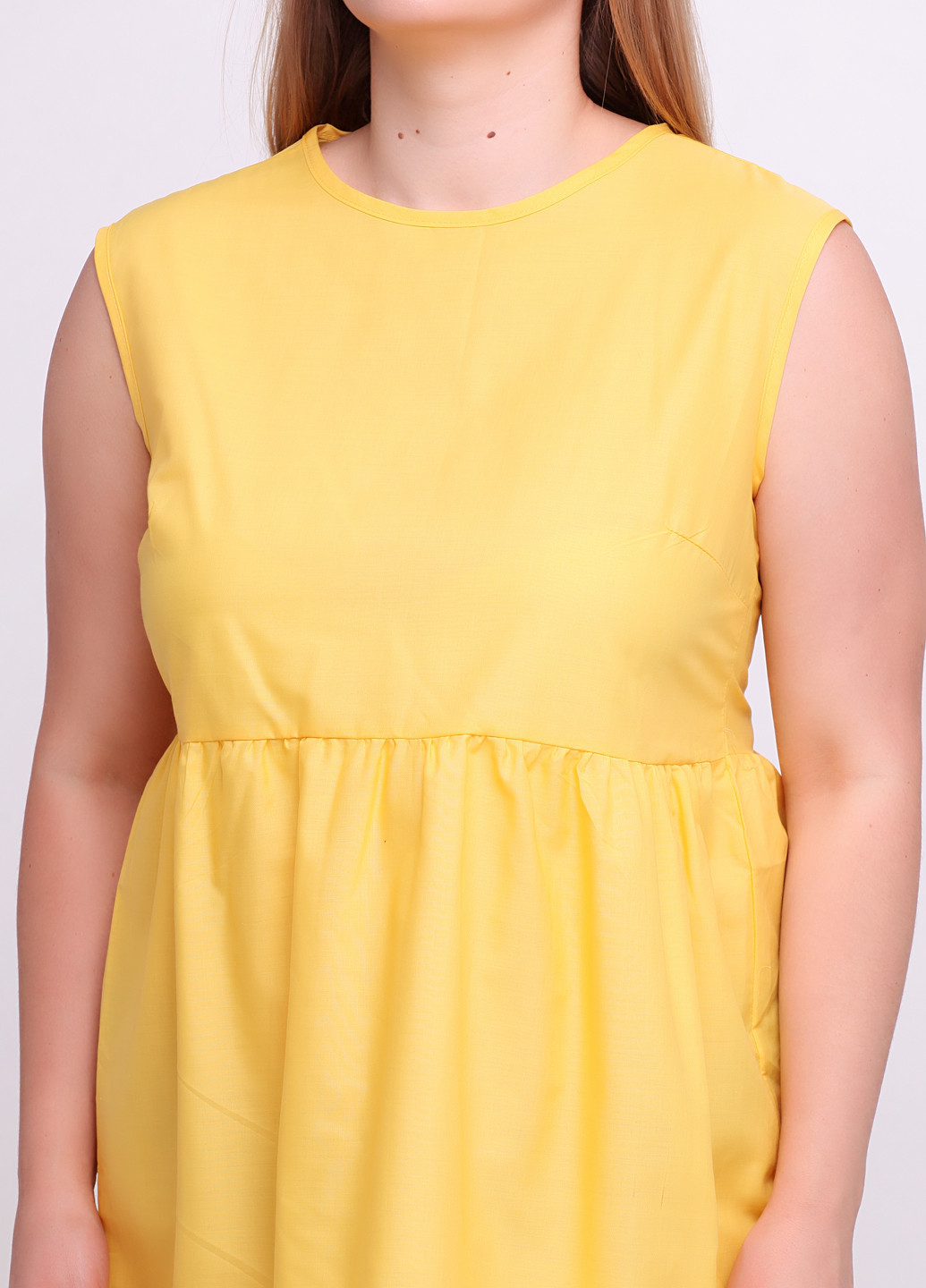 Желтое кэжуал платье клеш PrettyLittleThing однотонное