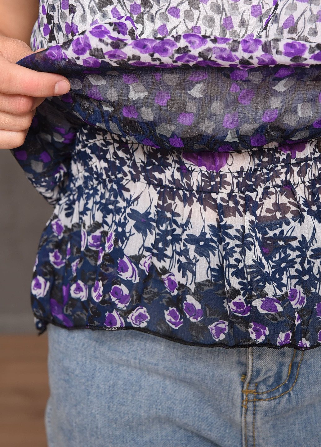 Фиолетовая летняя блузка женская фиолетового цвета размер 42-44 на запах Let's Shop
